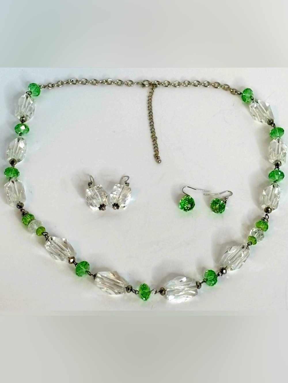 NECKLACE & 2 PAIRS Of EARRING  (NEW)